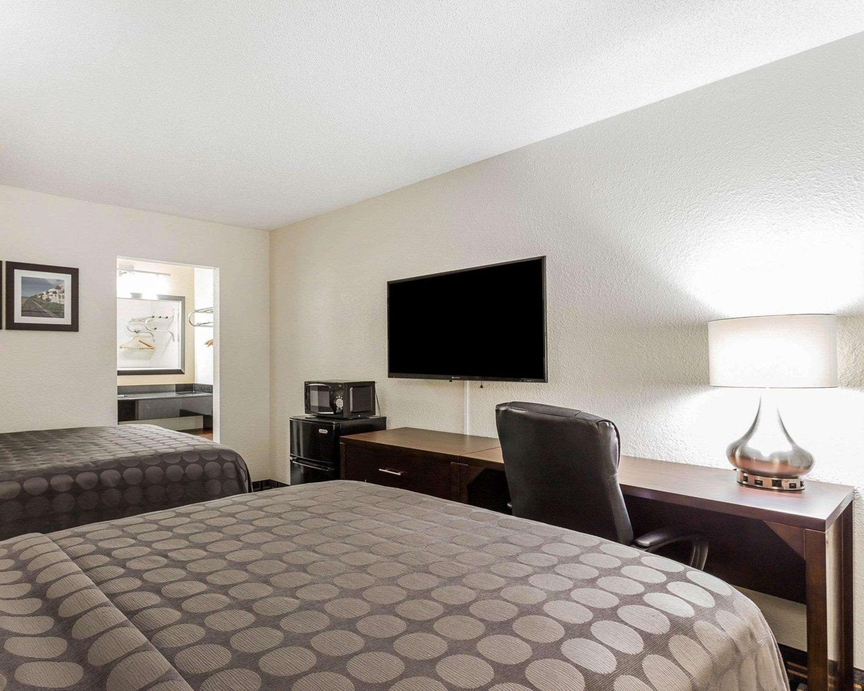 צ'רלסטון Econo Lodge Coliseum מראה חיצוני תמונה