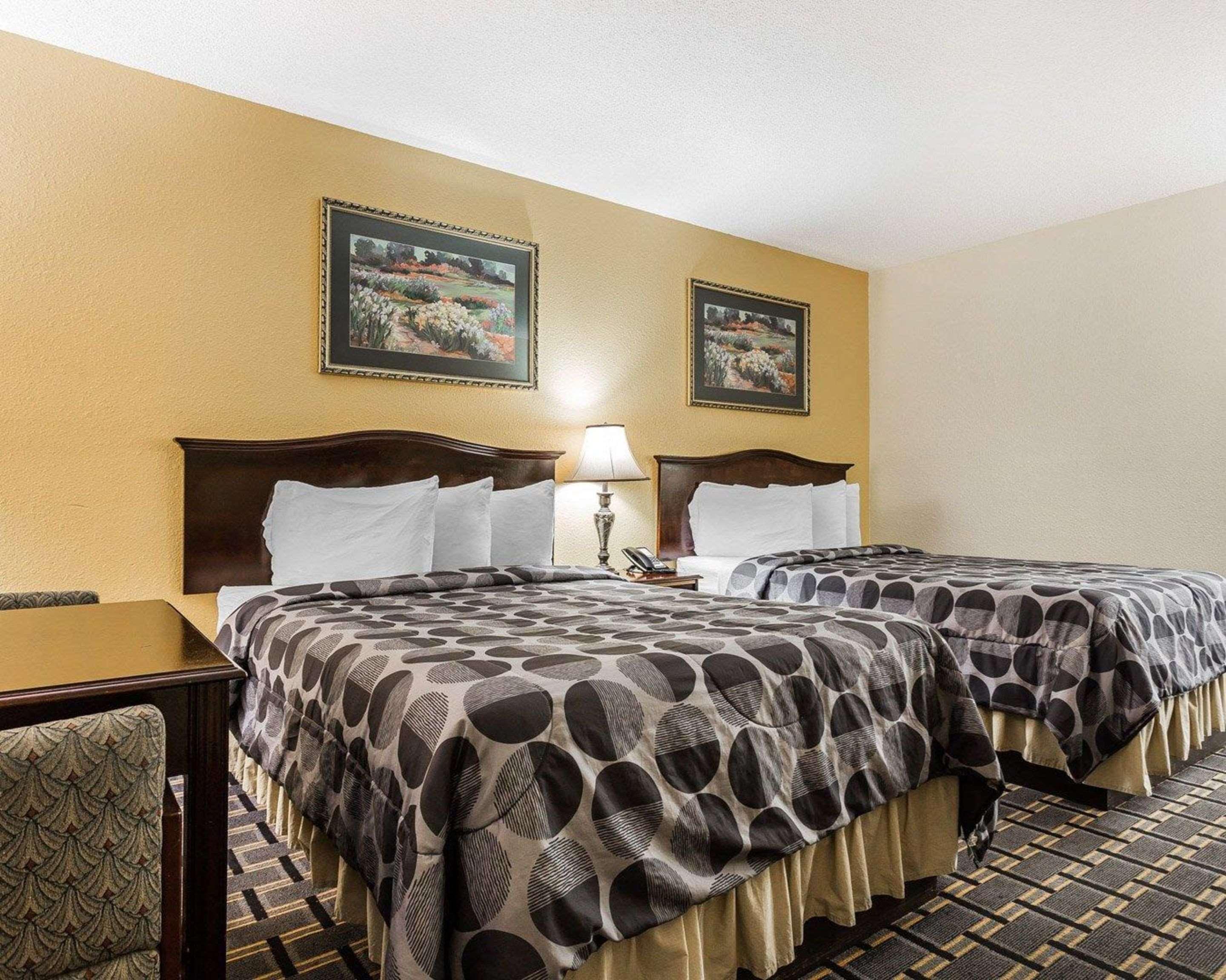 צ'רלסטון Econo Lodge Coliseum מראה חיצוני תמונה